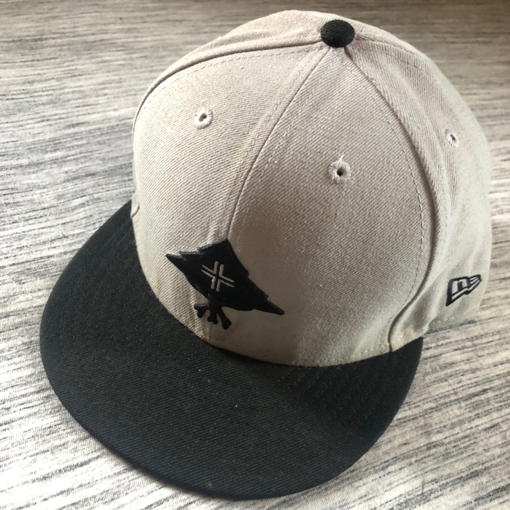 LRG fitted hat RARE size 7 1/2